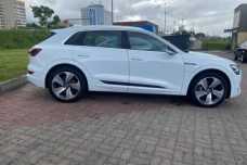 Audi e-tron , 2019, пробег 65000 км