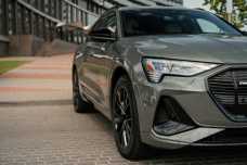 Audi e-tron , 2022, пробег 26000 км