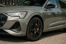 Audi e-tron , 2022, пробег 28000 км