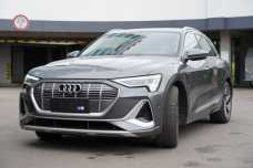 Audi e-tron , 2023, пробег 14000 км