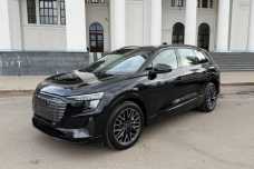Audi Q5 e-tron , 2023, пробег 10777 км