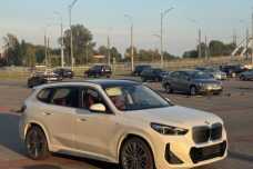 BMW iX1 , 2023, пробег 1000 км