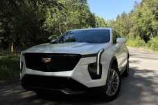 Cadillac XT4 I  Рестайлинг, 2023, пробег 17000 км