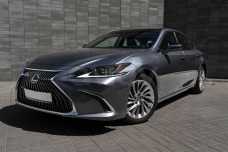 Lexus ES VII