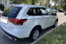 Mitsubishi Outlander III  2-й рестайлинг, 2015, пробег 235000 км
