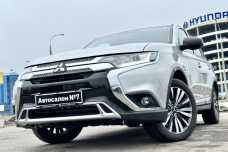 Mitsubishi Outlander III  3-й рестайлинг, 2020, пробег 5000 км