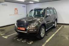 Mitsubishi Pajero IV  2-й рестайлинг, 2017, пробег 105000 км
