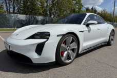 Porsche Taycan , 2023, пробег 18000 км
