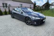 Tesla Model S I, 2015, пробег 296000 км
