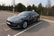 Tesla Model S I Рестайлинг