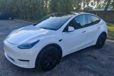 Tesla Model Y I, 2023, пробег 19700 км