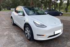 Tesla Model Y I