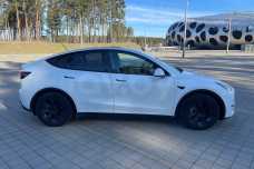 Tesla Model Y I