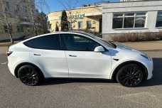 Tesla Model Y I