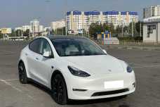 Tesla Model Y I