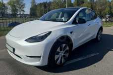 Tesla Model Y I