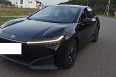 Toyota BZ3 , 2023, пробег 3000 км