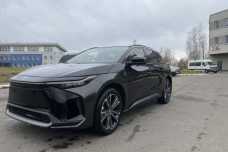 Toyota BZ4X , 2022, пробег 23000 км
