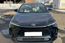 Toyota BZ4X , 2023, пробег 5400 км