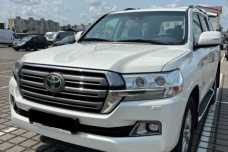 Toyota Land Cruiser J200  2-й рестайлинг, 2016, пробег 380000 км