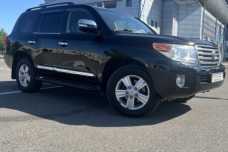 Toyota Land Cruiser J200  Рестайлинг, 2014, пробег 235000 км