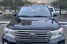 Toyota Land Cruiser J200  Рестайлинг, 2015, пробег 128950 км