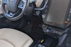 Toyota Prius IV (XW50)  Рестайлинг, 2019, пробег 33000 км