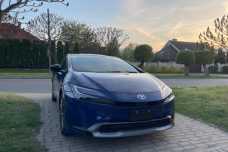 Toyota Prius V (XW60), 2023, пробег 2455 км