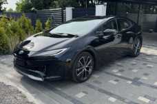 Toyota Prius V (XW60), 2023, пробег 7500 км