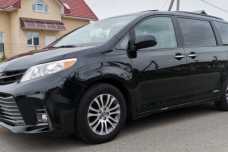 Toyota Sienna III (XL30)  2-й рестайлинг, 2018, пробег 114263 км