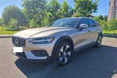 Volvo V60 Cross Country II, 2023, пробег 40900 км