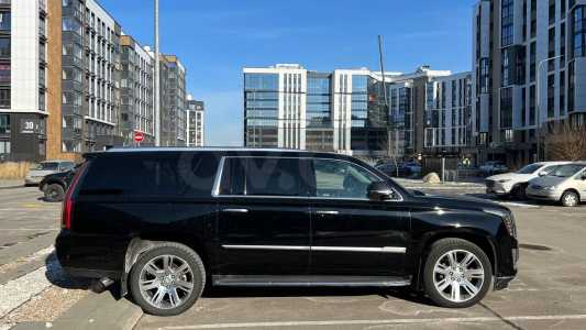 Cadillac Escalade IV