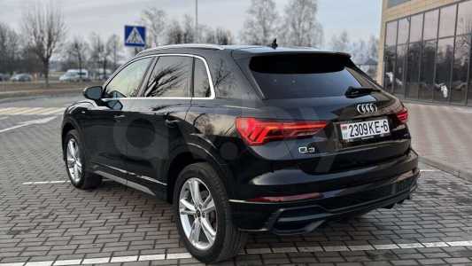 Audi Q3 F3