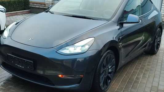 Tesla Model Y I