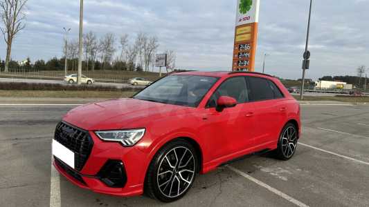 Audi Q3 F3