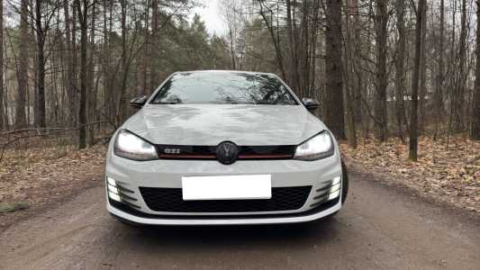 Volkswagen Golf GTI VII