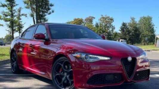 Alfa Romeo Giulia I Рестайлинг, 2020, пробег 39000 км Alfa Romeo Giulia I Рестайлинг, 2020, пробег 39000 км
