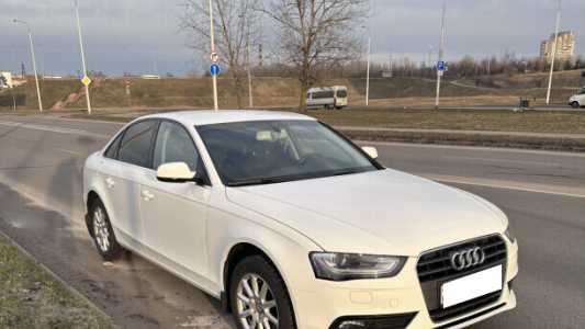Audi A4 B8  Рестайлинг, 2012, пробег 105000 км