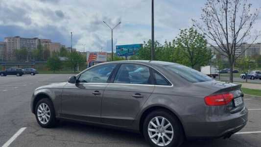 Audi A4 B8  Рестайлинг, 2015, пробег 117000 км
