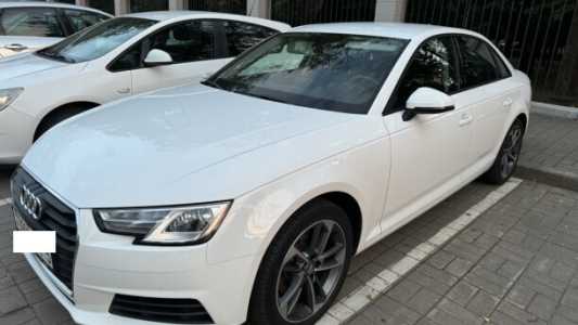 Audi A4 B9, 2017, пробег 88000 км