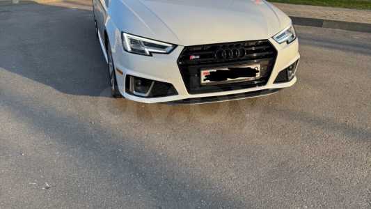 Audi A4 B9