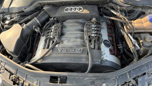 Audi A8 D3