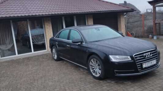 Audi A8 D4  Рестайлинг, 2015, пробег 224000 км