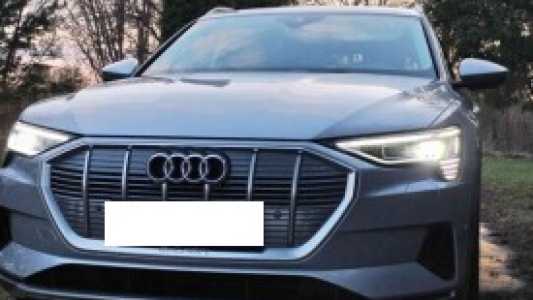 Audi e-tron , 2019, пробег 53500 км Audi e-tron , 2019, пробег 53500 км