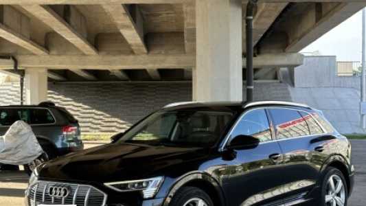 Audi e-tron , 2019, пробег 77100 км