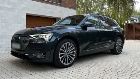 Audi e-tron , 2019, пробег 83400 км Audi e-tron , 2019, пробег 83400 км