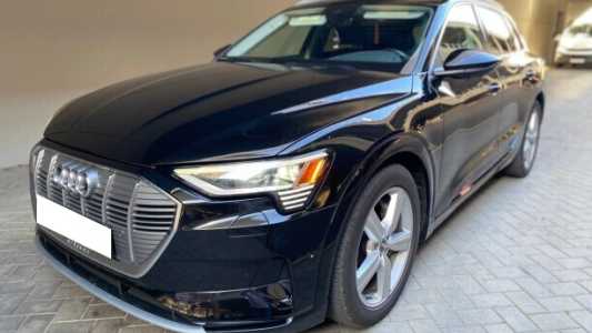 Audi e-tron , 2019, пробег 90000 км