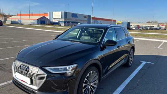 Audi e-tron , 2020, пробег 31500 км Audi e-tron , 2020, пробег 31500 км
