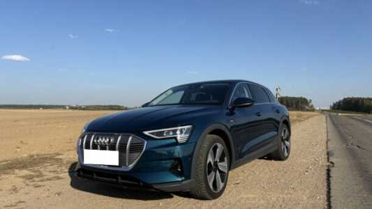 Audi e-tron , 2021, пробег 49000 км Audi e-tron , 2021, пробег 49000 км
