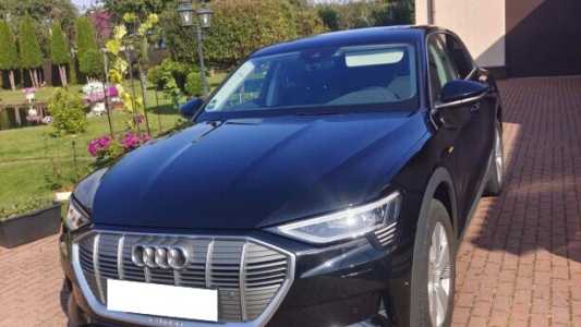 Audi e-tron , 2021, пробег 68000 км